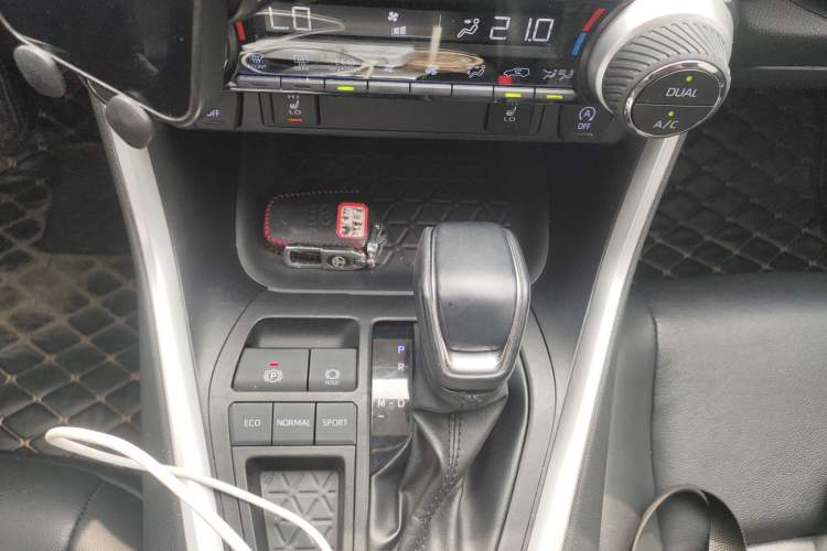 Used Toyota RAV4 2021 2.0L CVT Two-Wheel Drive Fashion PLUS Edition