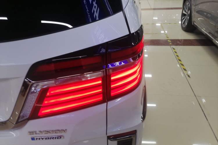 Used Honda Elysion 2019 2.0L Hybrid Luxury Edition
