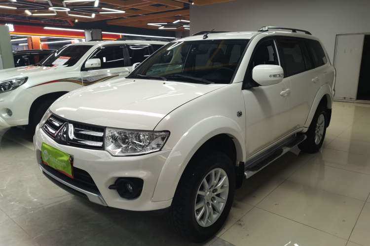 Used Mitsubishi Pajero Sport 2013 2.4L Manual Two-Wheel Drive Comfort Edition

