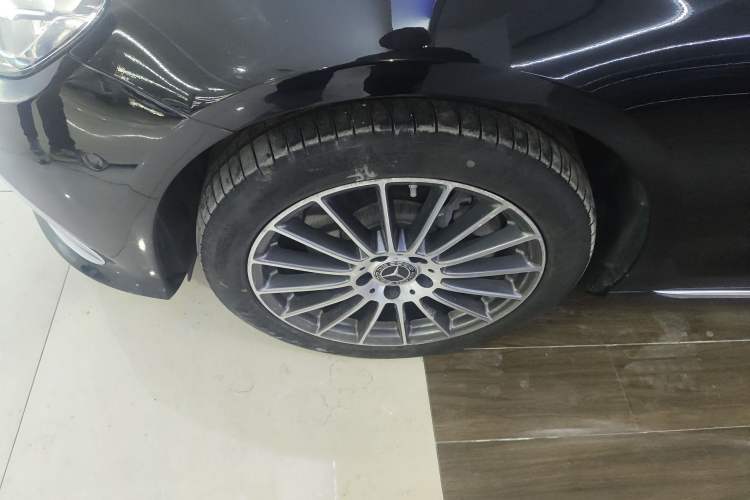 Used Mercedes-Benz E-Class 2021 Facelift E 260 L
