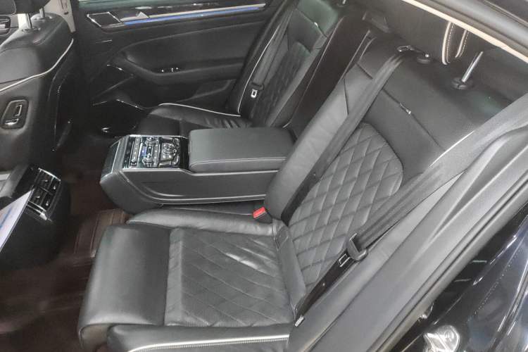 Used Volkswagen Phideon 2018 Revised Version 380TSI Two-Wheel-Drive Flagship Edition
