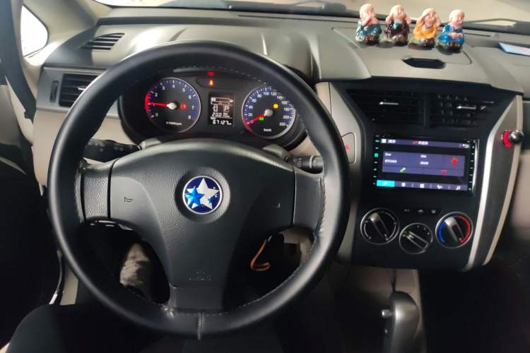 Used Venucia R50 2015 1.6L Automatic Fashion Edition