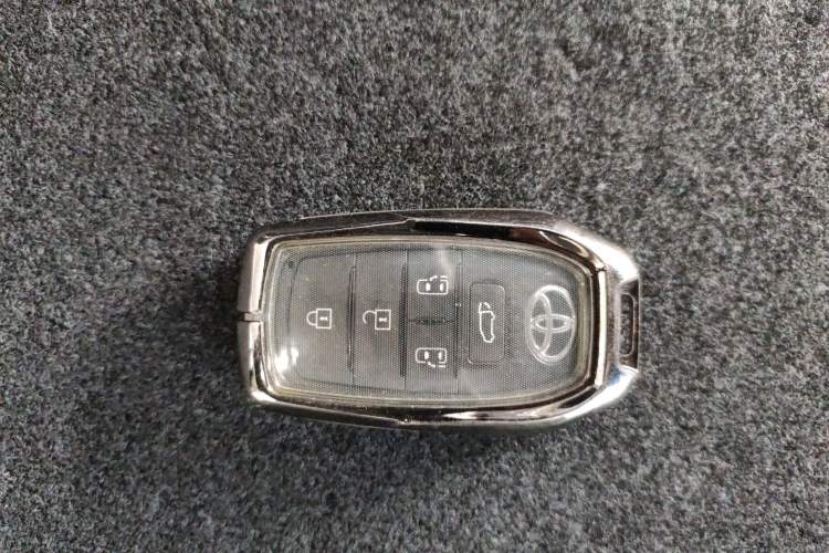 Used Toyota Sienna 2024 2.5L Hybrid Luxury Edition
