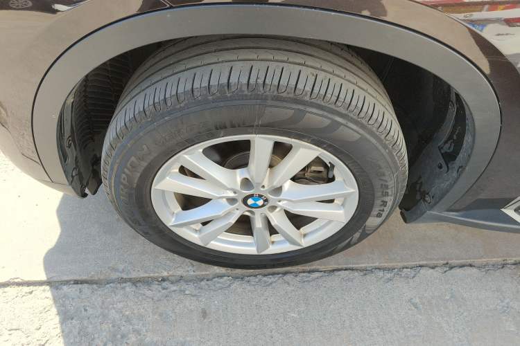 Used BMW X5 2015 xDrive28i
