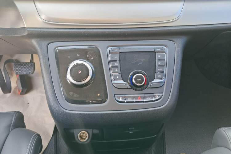 Used SAIC MAXUS G20 2023 Facelifted ES 2.0T Gasoline Automatic Value Edition