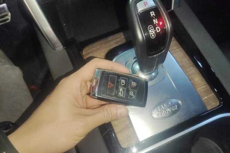 Used Land Rover Discovery Sport 2020 249 PS R-Dynamic Performance Edition