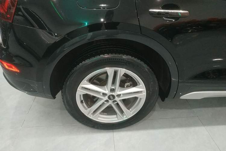 Used Audi Q5L 2022 40T Fashionable and Elegant Model
