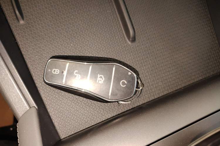 Used BYD Qin L 2025 DM-i Smart Drive 80KM Leading Model
