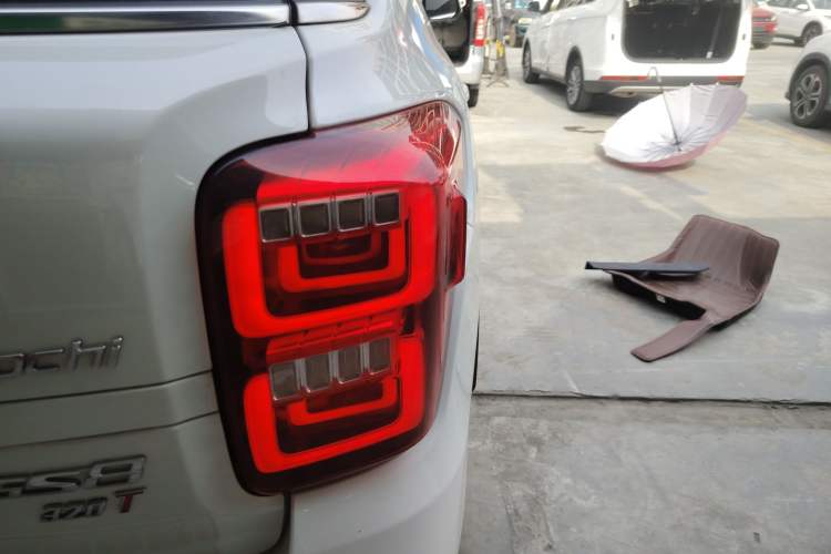 Used GAC Trumpchi GS8 2017 320T Two-Wheel Drive Luxury Smart Connectivity Version (7 Seats)