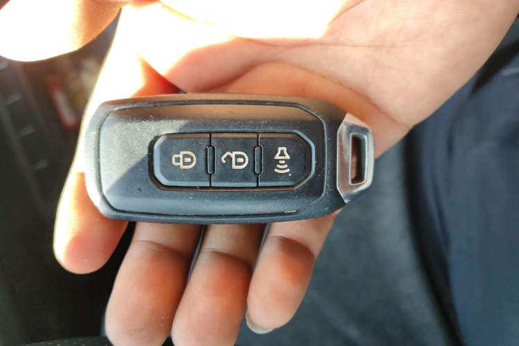 Used JMC DaDao 2023 All-Purpose 2.3T Diesel Manual Two-Wheel Drive Standard-Wheelbase Comfort Edition
