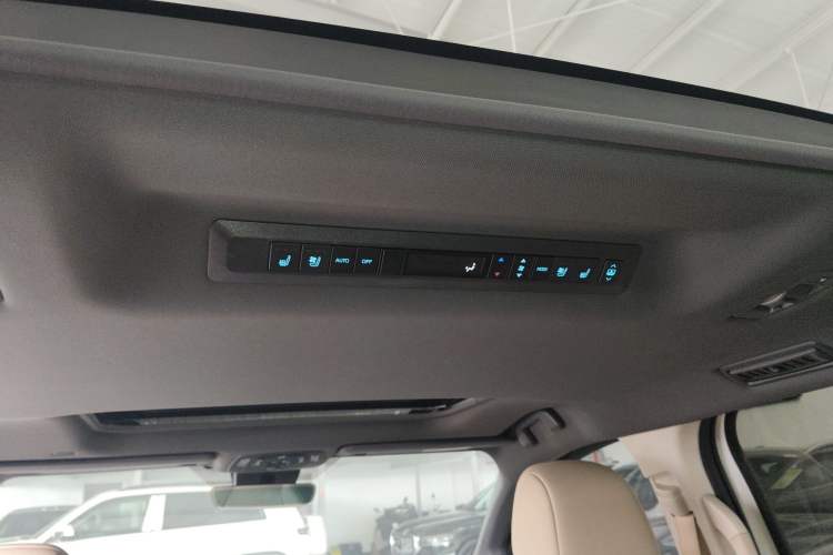 Used Toyota Granvia 2023 2.5L Hybrid Prestige PLUS Edition