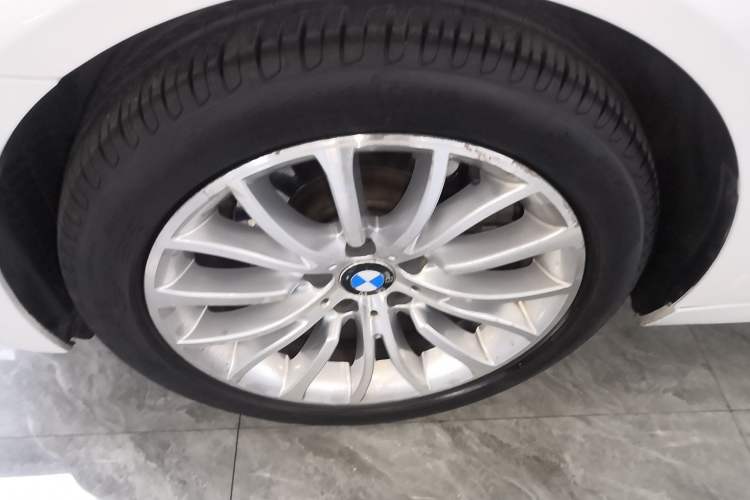 Used BMW 5 Series 2014 525Li Luxury Design Package