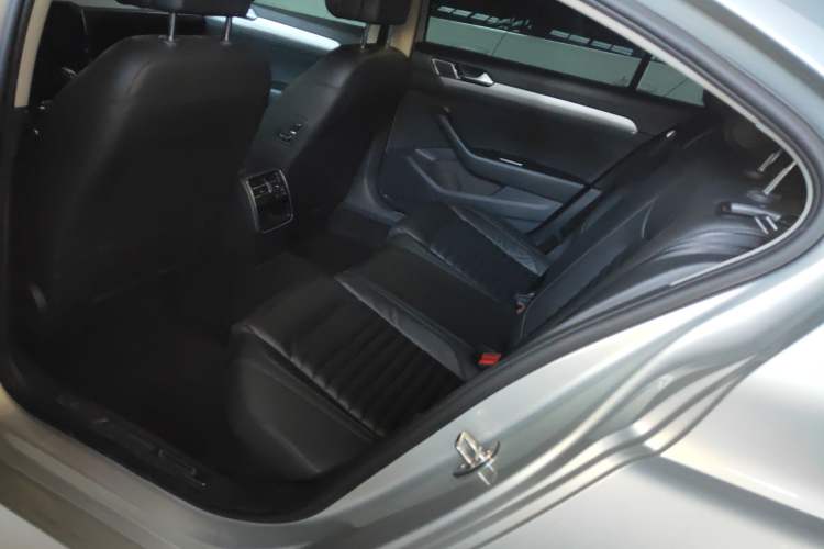 Used Volkswagen Magotan 2019 330TSI DSG Leading Edition China V Standard
