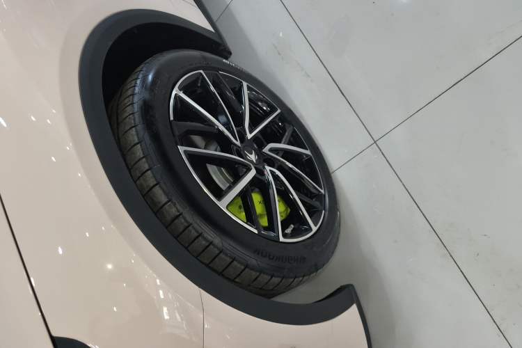 Used ARCFOX Alpha S5 2024 560MAX 185kW
