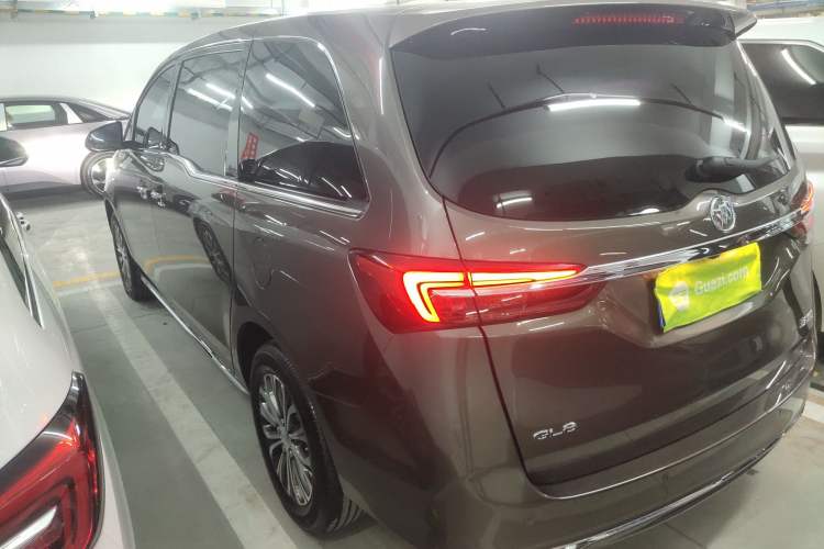 Used Buick GL8 2023 Facelifted Land Cruiser Executive Luxury Version
