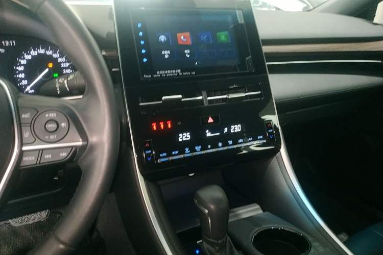 Used Toyota Avalon 2023 2.0L Premium Edition
