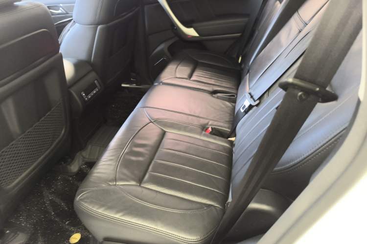 Used Haval H9 2015 2.0T Four-Wheel Drive Luxury Model 5 Seats
