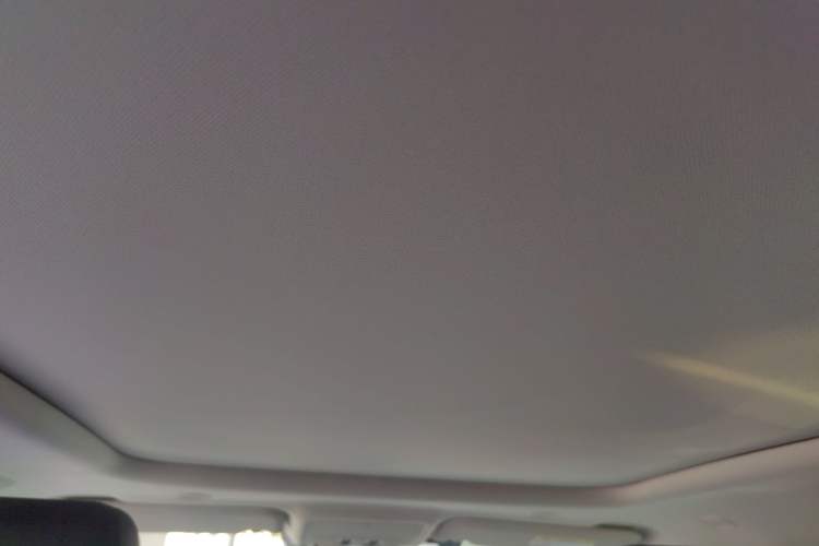 Used Land Rover Range Rover Evoque 2021 Range Rover Velar 249 PS R-Dynamic S Performance Edition
