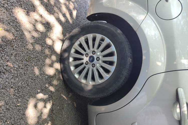 Used Ford Focus 2013 Sedan Classic 1.8L Manual Fashion Edition
