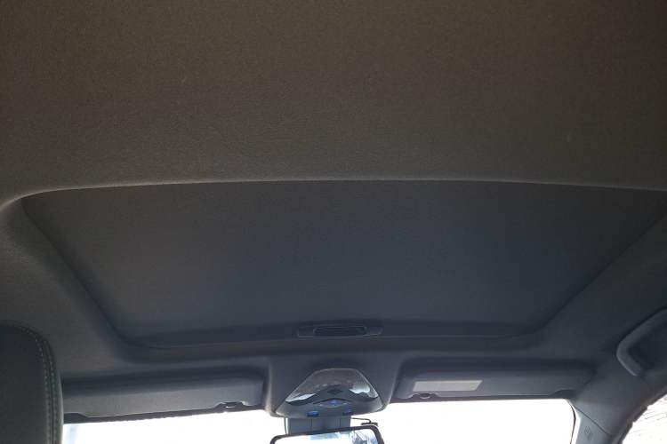 Used Toyota IZOA 2018 2.0L Yichi Version China VI Standard
