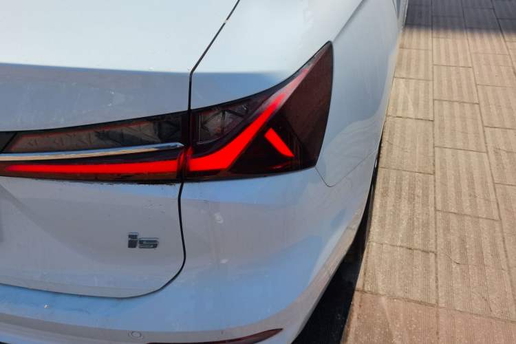 Used Roewe i5 2023 1.5L CVT Luxury Edition
