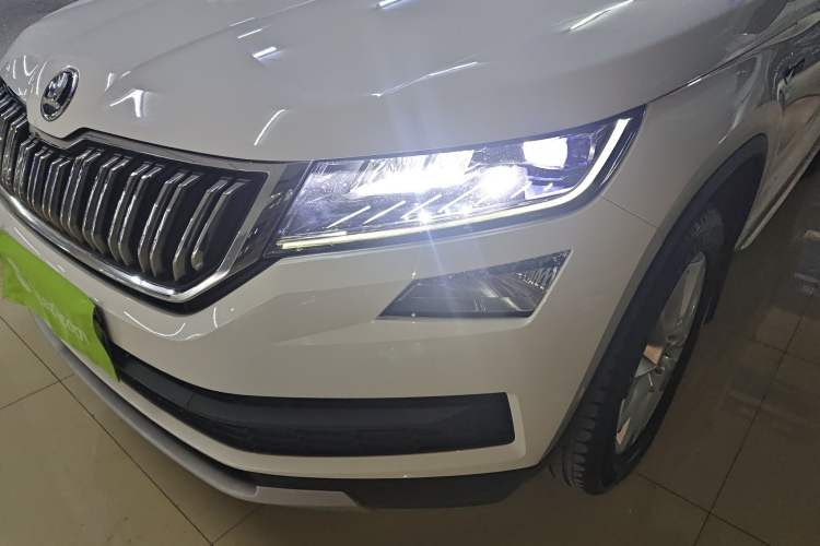Used Skoda Kodiaq 2019 Facelifted TSI330 5-Seater Two-Wheel-Drive Luxury Enjoyment Edition China VI Standard
