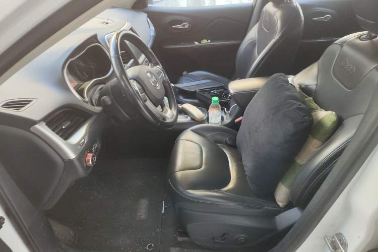 Used  Cherokee 2016 2.4L Professional Smart Version