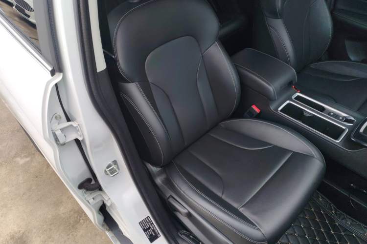 Used Haval M6 2021 PLUS 1.5T DCT Luxury Smart Connectivity Model
