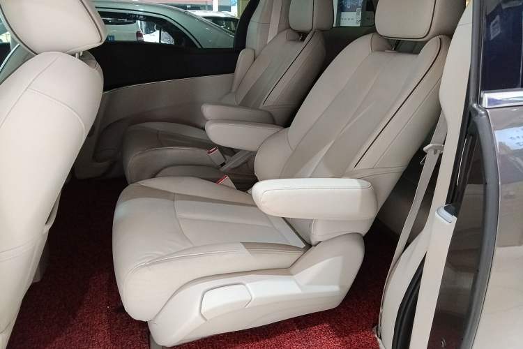 Used Buick GL8 2021 Land Cruiser Executive Class 652T Luxury Model