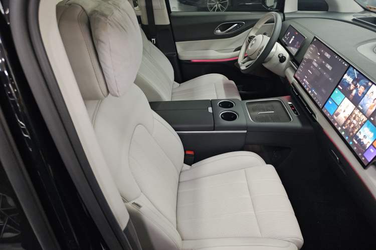 Used VOYAH Dream 2025 PHEV Four-Wheel Drive Prestige Kunpeng Edition