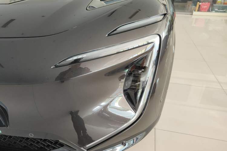 Used  07 2024 Max Extended-Range Edition
