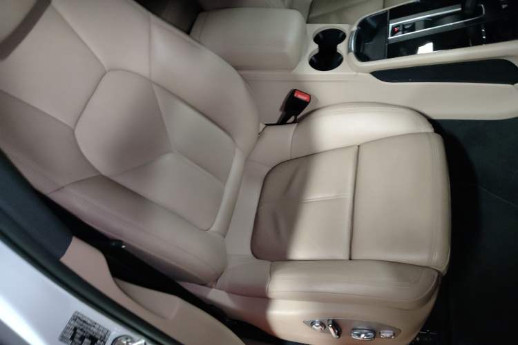 Used Porsche Macan 2023 Macan 2.0T
