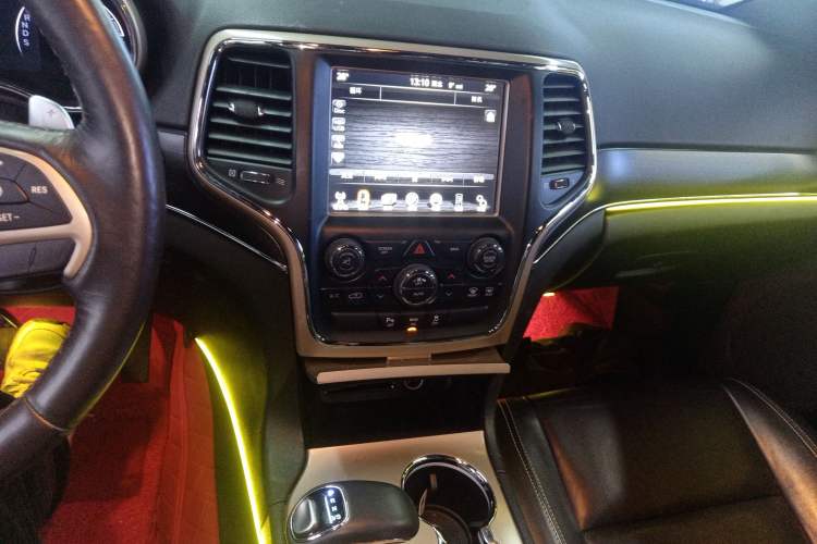 Used  Grand Cherokee (Import) 2015 3.0L Comfort Navigation Edition
