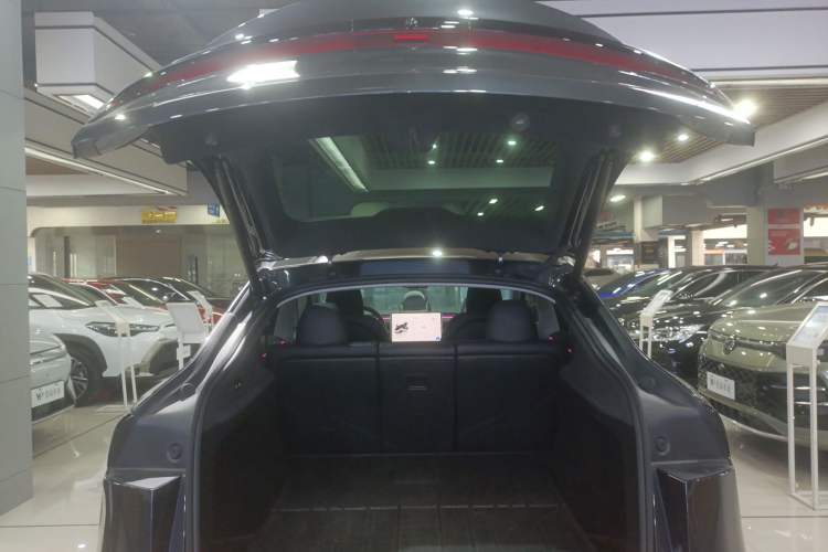 Used Tesla Model Y 2025 Long-Range All-Wheel Drive First Edition