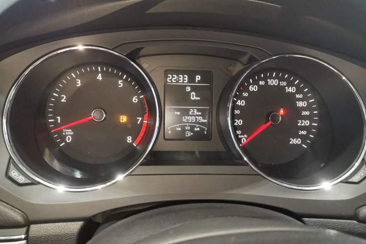 Used Volkswagen Sagitar 2015 1.6L Automatic Fashion Model
