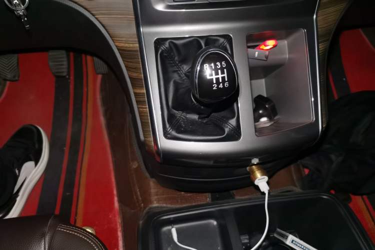 Used FORTHING Lingzhi PLUS 2022 Travel Edition 2.0L Manual Luxury Version 7 Seats