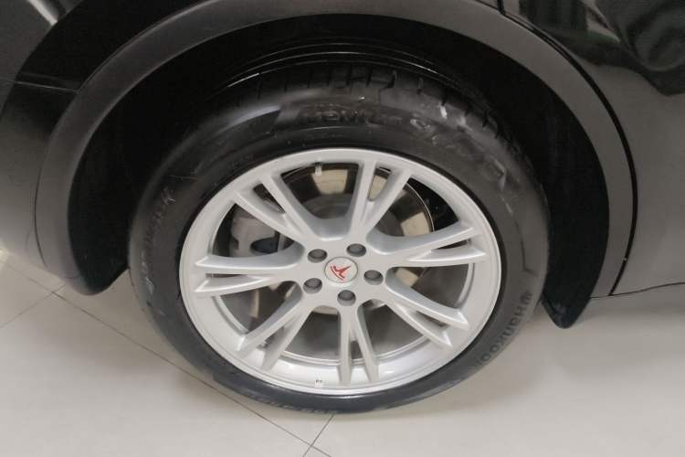 Used Tesla Model Y 2021 Long-Range All-Wheel-Drive Version 3D7
