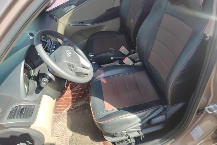 Used Hyundai Verna (older generation) 2014 1.4L Manual Top-Tier Model TOP