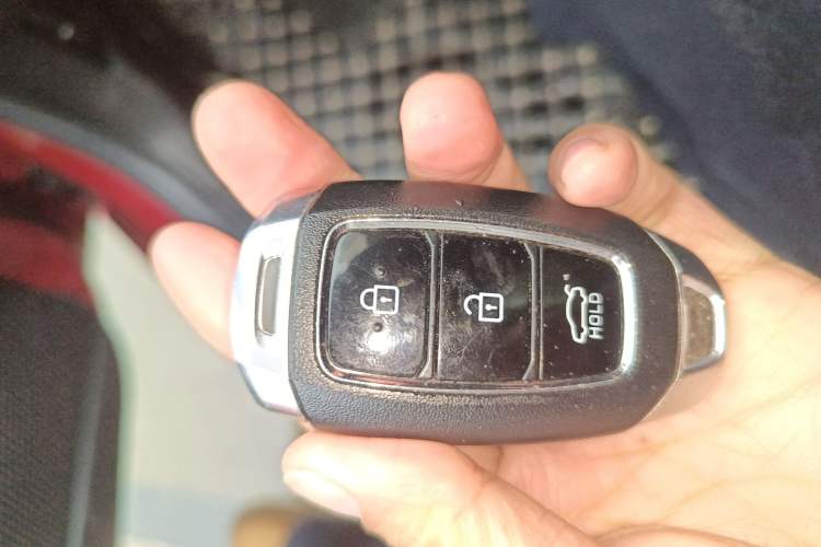 Used Hyundai Elantra 2021 1.5L CVT LUX Prestige Edition
