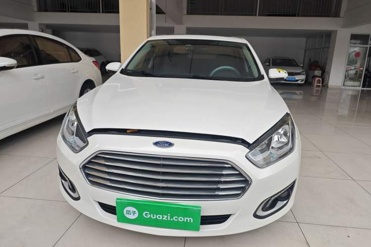 Used Ford Escort 2015 1.5L Automatic Fashion Model