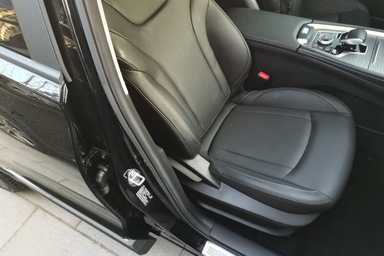 Used Chery Tiggo 8 PRO 2024 Champion Edition 290T Two-Wheel Drive Shining Version 5 Seats
