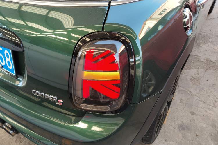 Used  MINI 2016 2.0T COOPER S Pioneer Edition Five-Door Model
