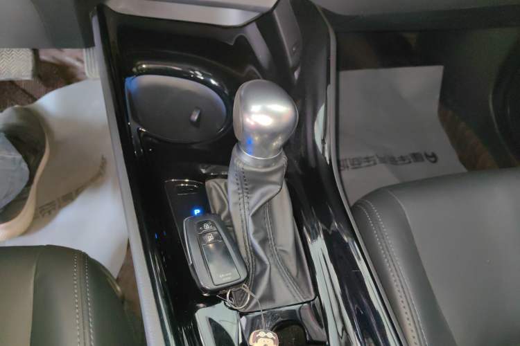 Used Toyota IZOA 2021 2.0L Yichi Version