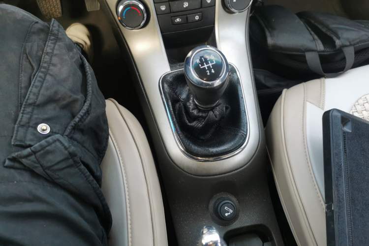 Used Chevrolet Cruze 2015 1.5L Classic SL MT
