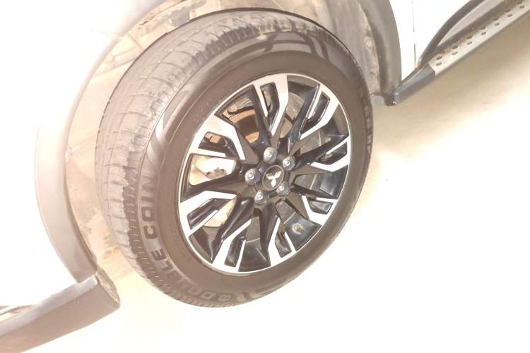 Used Mitsubishi Outlander 2019 2.0L Two-Wheel Drive Comfort Edition 5 Seats China VI Standard
