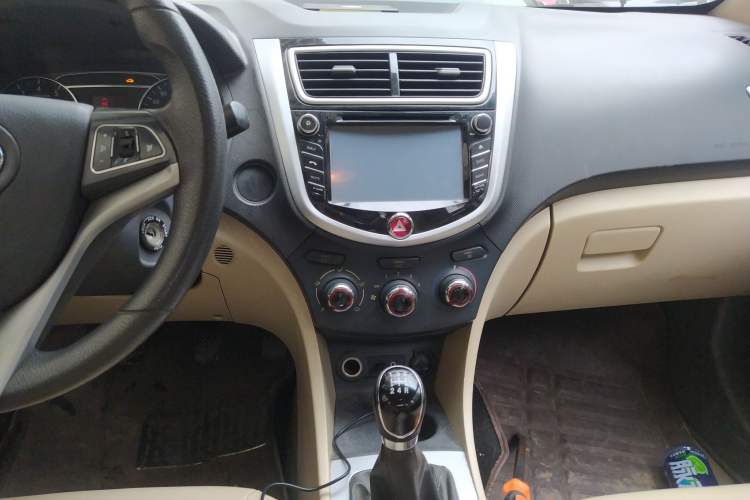 Used  J6 A30 2013 1.5L Manual Luxury Model China IV Standard
