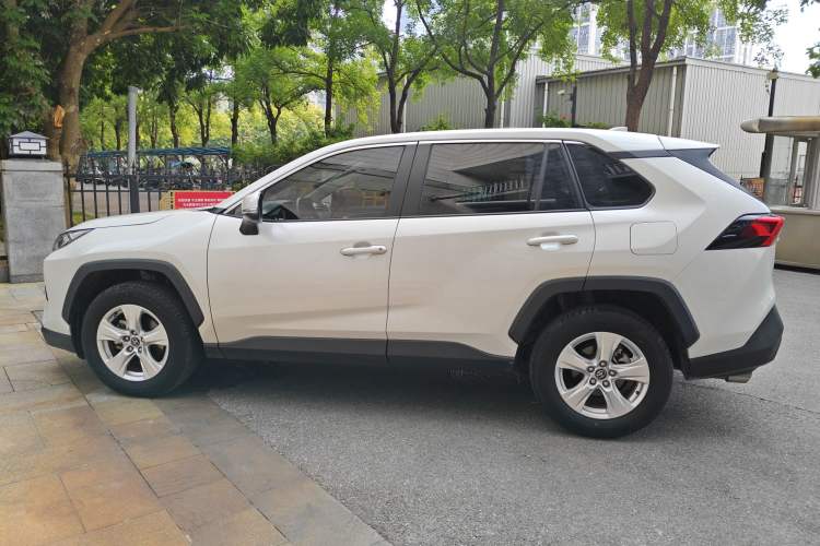 Used Toyota RAV4 2023 2.0L CVT Two-Wheel Drive Urban Edition
