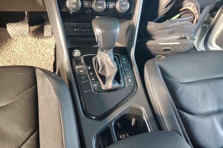 Used Volkswagen Tiguan L 2018 330TSI Automatic Two-Wheel Drive Luxury Edition