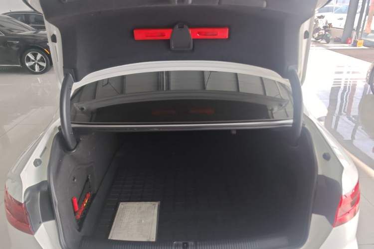 Used Audi A4L 2018 30th Anniversary Edition 40 TFSI Sport Edition
