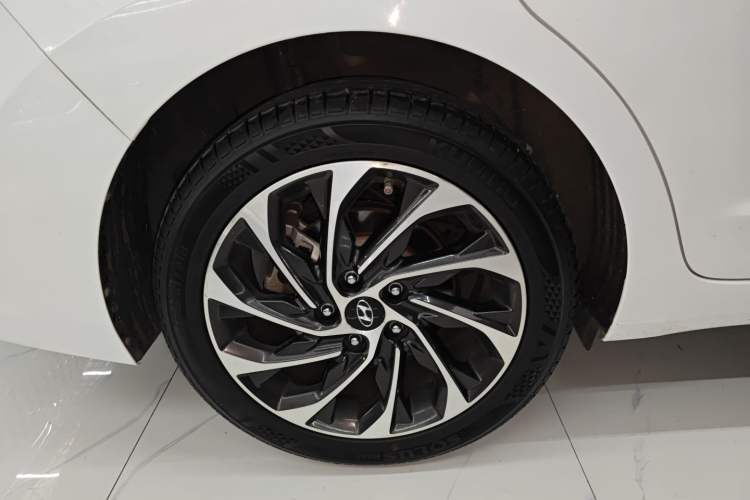 Used Hyundai Elantra 2019 1.4T Dual-Clutch Xuan Dong · Dynamic Model
